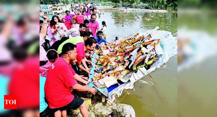 Grand Processions Gather Thousands for Ganga Idol Immersion in Patna | Patna News